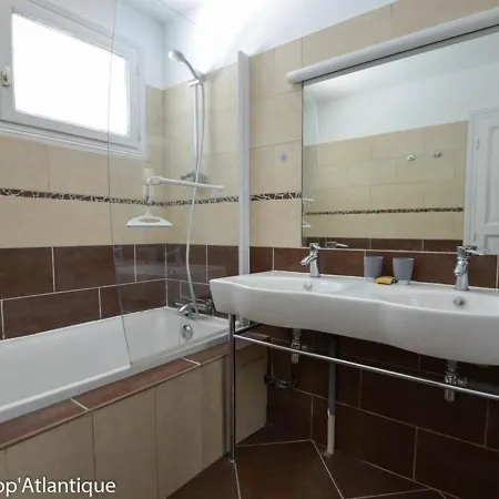 Villa Avec Piscine Et Jardin Pour 10 Pers - 4 Ch, Proche Plage - Fr-1-705-19