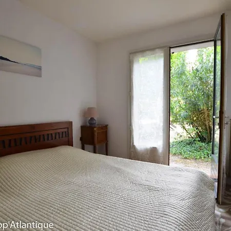 Villa Avec Piscine Et Jardin Pour 10 Pers - 4 Ch, Proche Plage - Fr-1-705-19 *